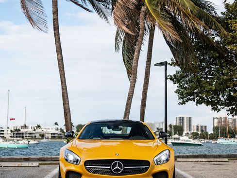 Used 2016 Mercedes-Benz AMG GT S image 4