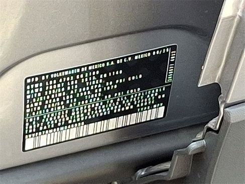 New 2025 Volkswagen Tiguan SE image 22