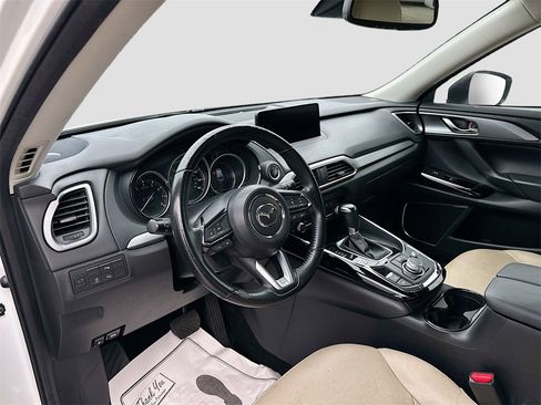Used 2022 MAZDA CX-9 Touring w/ Touring Premium Package image 9