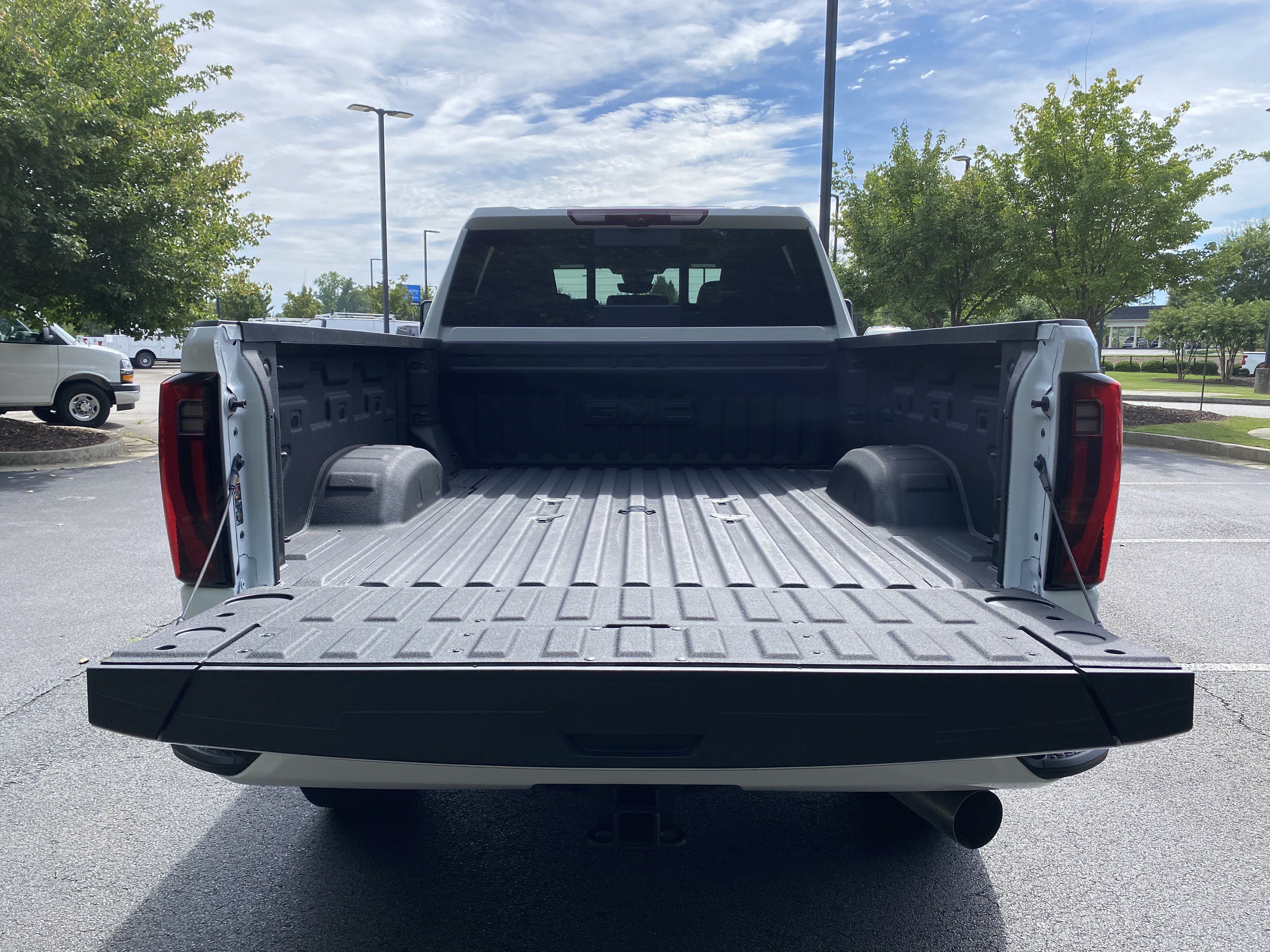 Used 2026 GMC Sierra 2500 Denali Ultimate AWD/4WD image 12