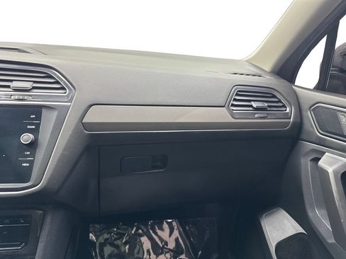 Used 2023 Volkswagen Tiguan SE w/ Panoramic Sunroof Package FWD image 61