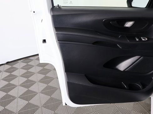 Used 2021 Mercedes-Benz Metris image 8