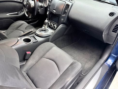 Used 2014 Nissan 370Z Coupe RWD image 11