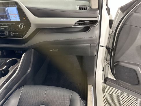 Used 2022 Toyota Highlander Platinum image 33