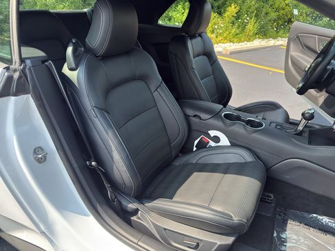 Used 2025 Ford Mustang GT Premium RWD image 34
