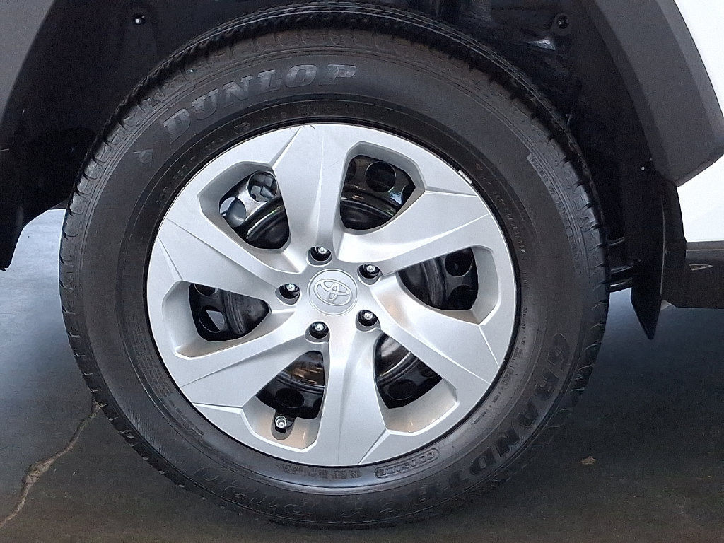 Used 2023 Toyota RAV4 LE FWD image 11