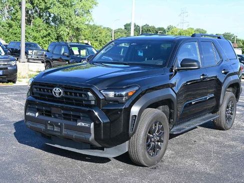 Used 2025 Toyota 4Runner SR5 AWD/4WD image 5