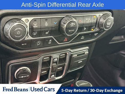 Used 2022 Jeep Gladiator Sport AWD/4WD image 21