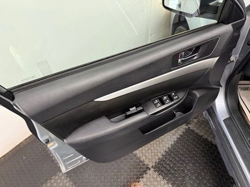 Used 2014 Subaru Outback 2.5i image 17