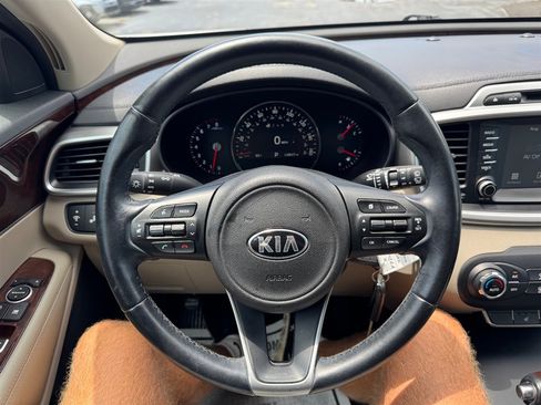 Used 2017 Kia Sorento AWD w/ LX V6 Convenience Package image 11