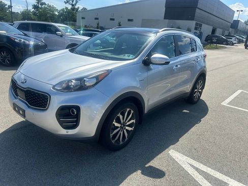 Used 2017 Kia Sportage EX w/ EX Technology Package AWD/4WD image 3
