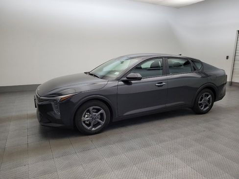 Used 2025 Kia K4 FWD image 2