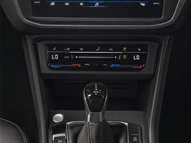 Used 2022 Volkswagen Tiguan SE AWD/4WD image 15