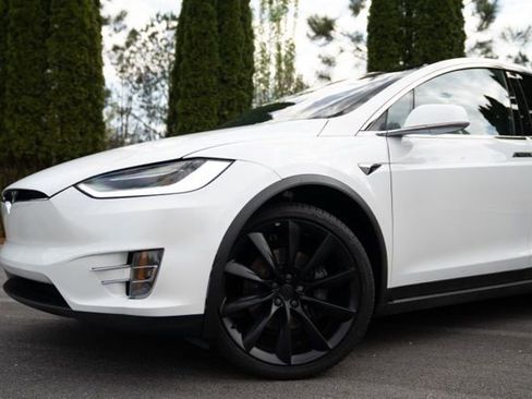 Used 2020 Tesla Model X Long Range image 3