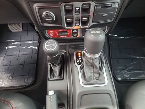 New 2026 Jeep Wrangler Unlimited Rubicon image 25