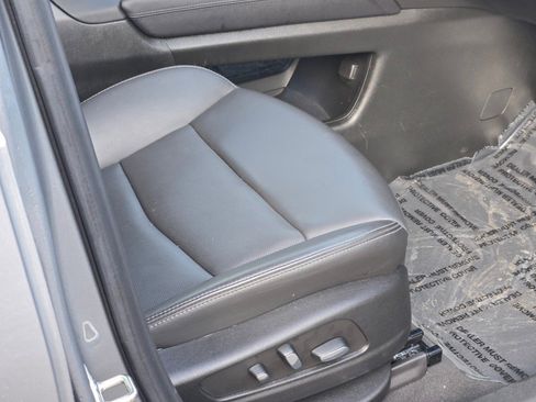 Certified 2025 Cadillac XT6 Premium Luxury image 7