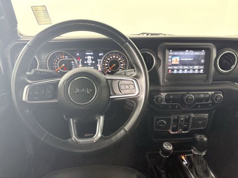 Used 2018 Jeep Wrangler Unlimited Sahara image 27