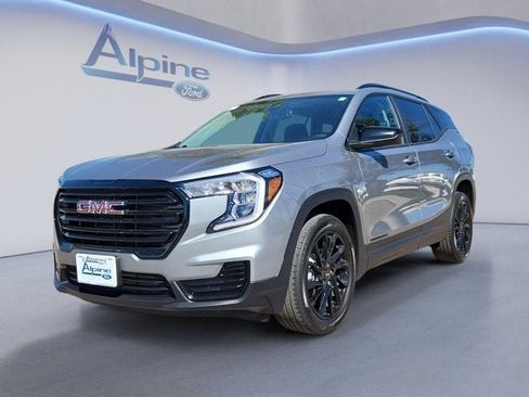 Used 2024 GMC Terrain SLE w/ Driver Convenience Package image 1