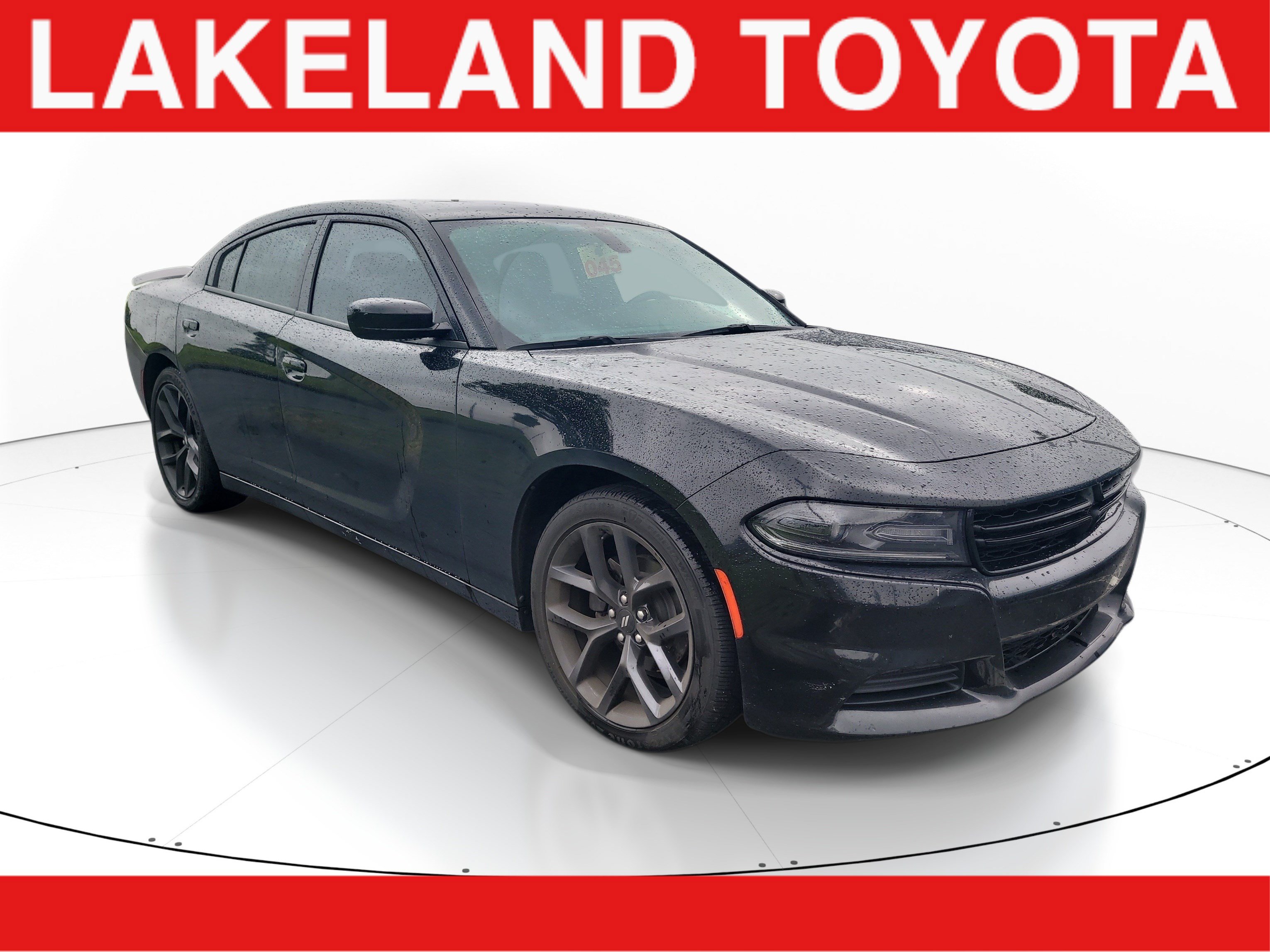 Used 2019 Dodge Charger SXT w/ Blacktop Package RWD image 1