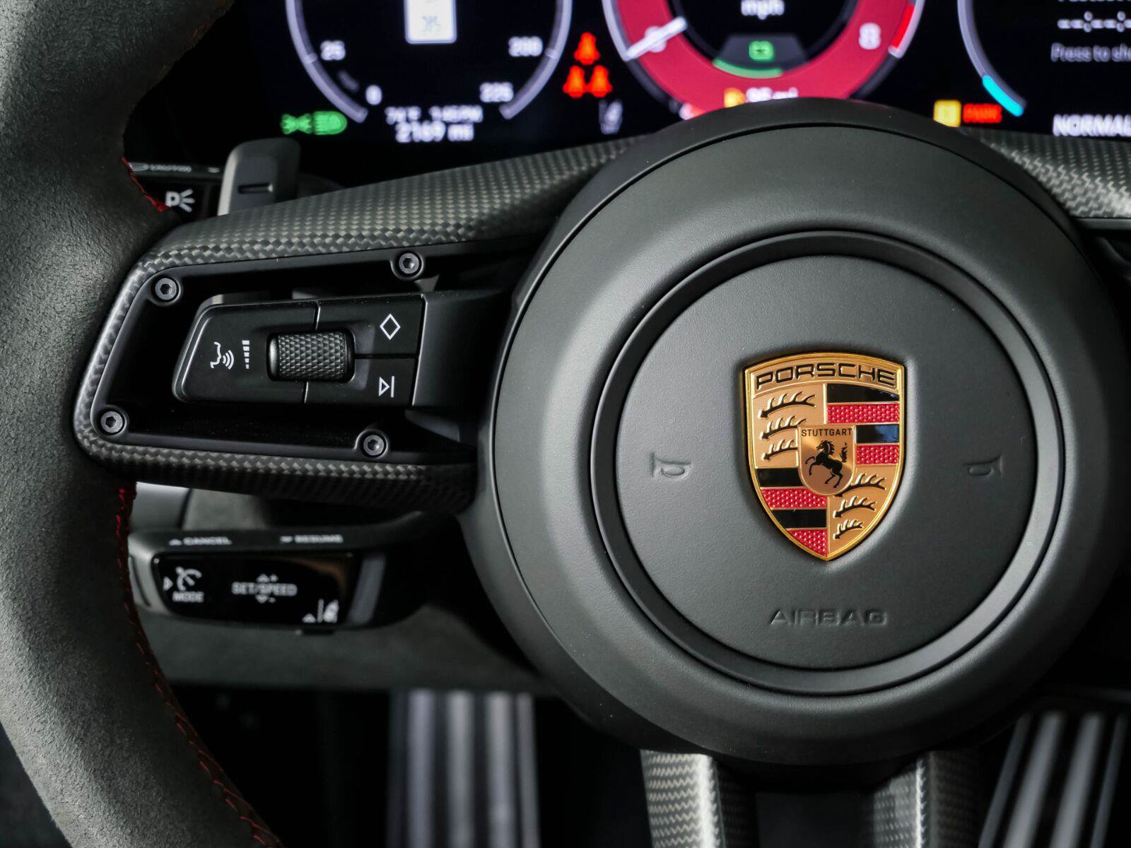 Used 2025 Porsche 911 Carrera 4 GTS AWD/4WD image 10