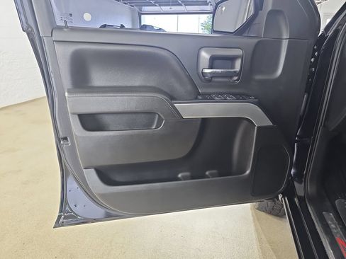 Used 2017 Chevrolet Silverado 1500 LT w/ Midnight Edition AWD/4WD image 31