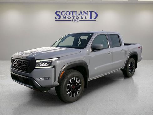 Used 2022 Nissan Frontier PRO-4X image 2