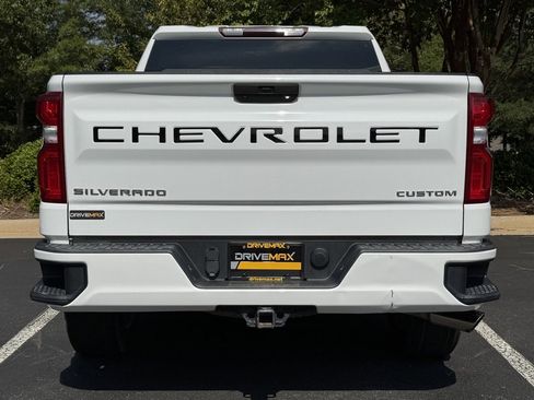 Used 2020 Chevrolet Silverado 1500 Custom w/ Custom Value Package image 8
