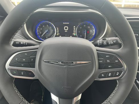 New 2026 Chrysler Pacifica Select image 16