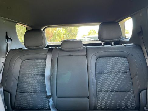 Used 2025 Chevrolet Equinox LT FWD image 33