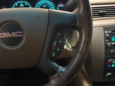 Used 2013 GMC Yukon SLT w/ SLT-2 Equipment Package image 41