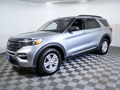 Certified 2024 Ford Explorer XLT w/ Equipment Group 202A AWD/4WD image 5