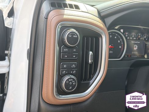 Used 2022 Chevrolet Silverado 3500 High Country w/ Safety Package II AWD/4WD image 16