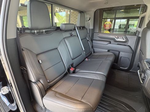 Used 2024 GMC Sierra 2500 SLT w/ SLT Premium Package AWD/4WD image 35