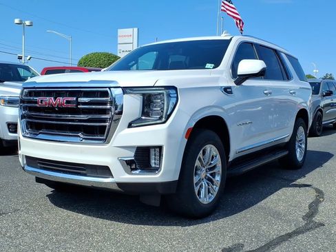 Used 2023 GMC Yukon SLT w/ SLT Premium Package AWD/4WD image 3