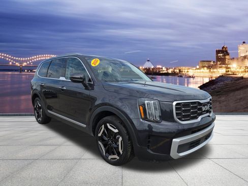 Used 2025 Kia Telluride S image 4