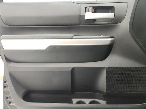 Used 2017 Toyota Tundra SR5 w/ SR5 Upgrade Package RWD image 11