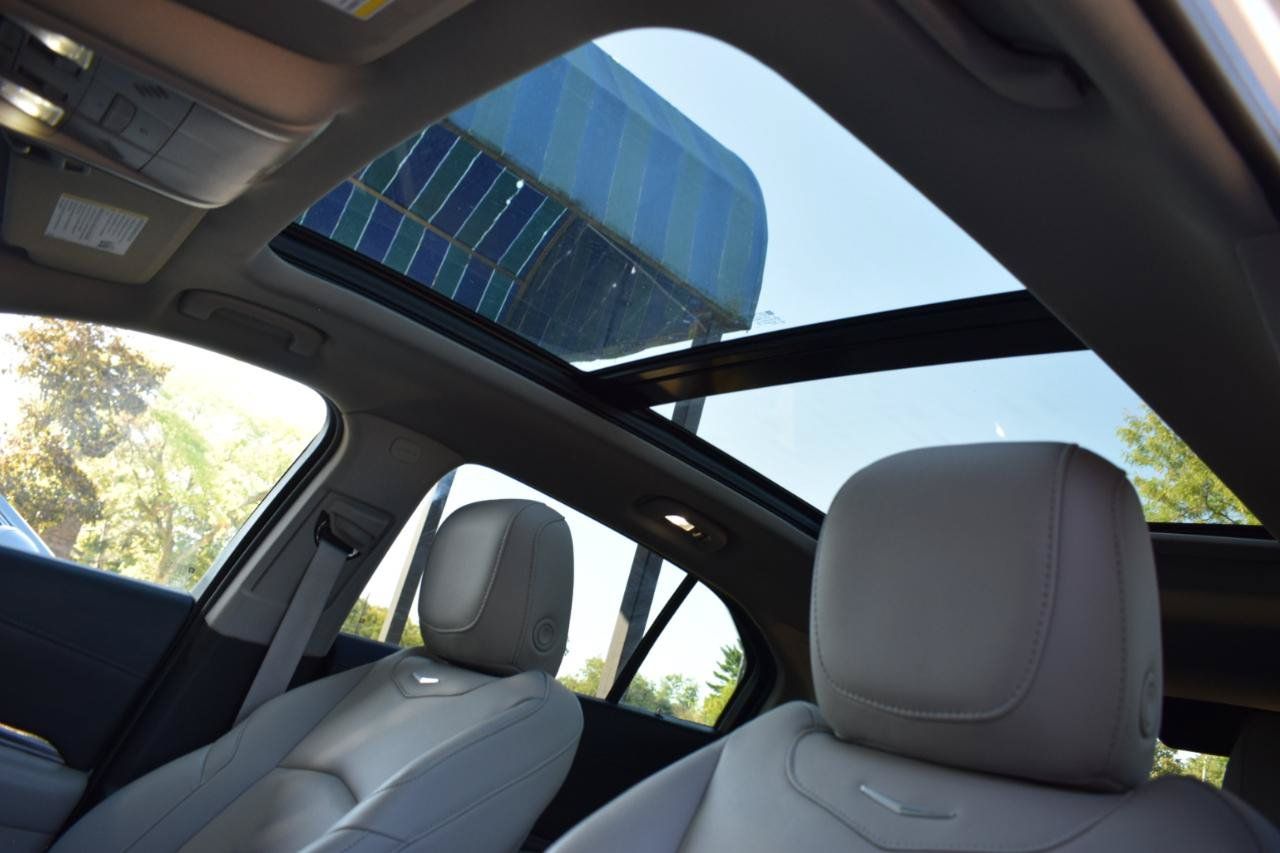 Used 2022 Cadillac XT4 Luxury w/ Cold Weather Package AWD/4WD image 36