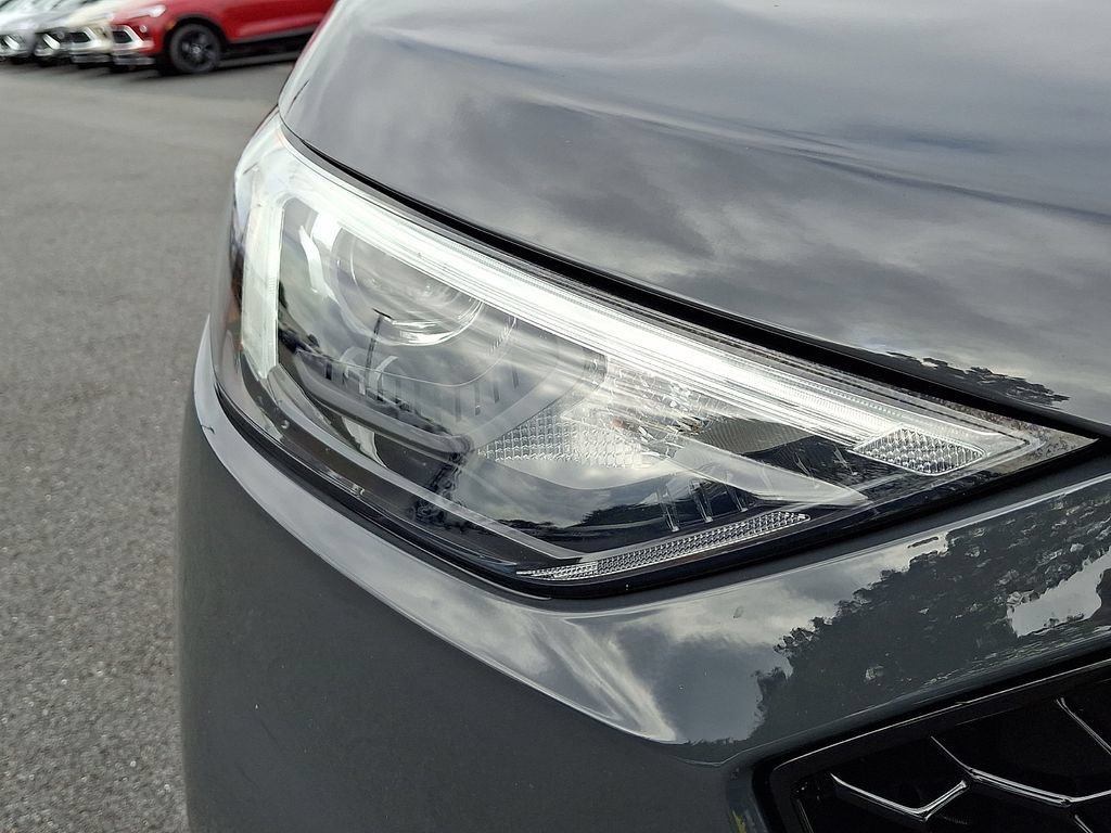 Used 2021 Ford Edge ST-Line AWD/4WD image 9