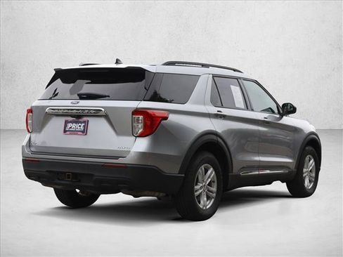 Used 2022 Ford Explorer XLT w/ Class IV Trailer Tow Package AWD/4WD image 5