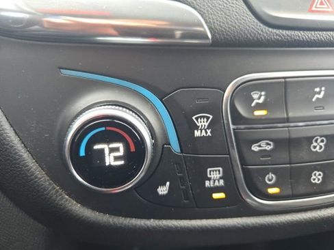 Used 2020 Chevrolet Equinox LT image 27