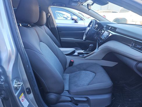 Used 2019 Toyota Camry LE image 8