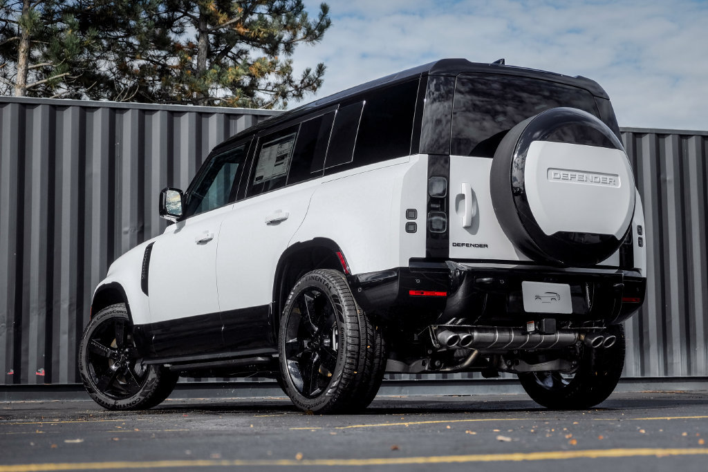 New 2026 Land Rover Defender 110 X-Dynamic SE AWD/4WD image 2