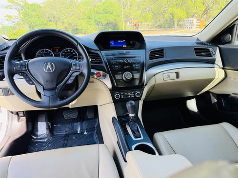 Used 2017 Acura ILX FWD image 5
