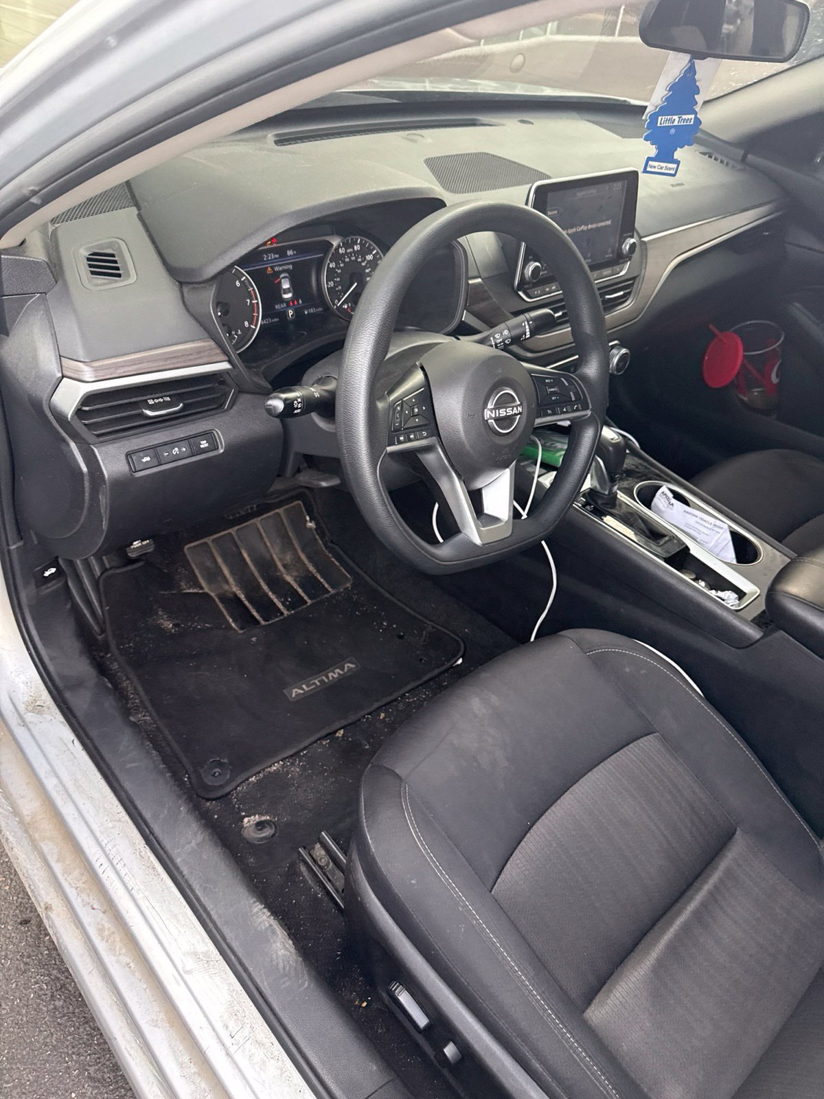 Used 2024 Nissan Altima 2.5 SV FWD image 3