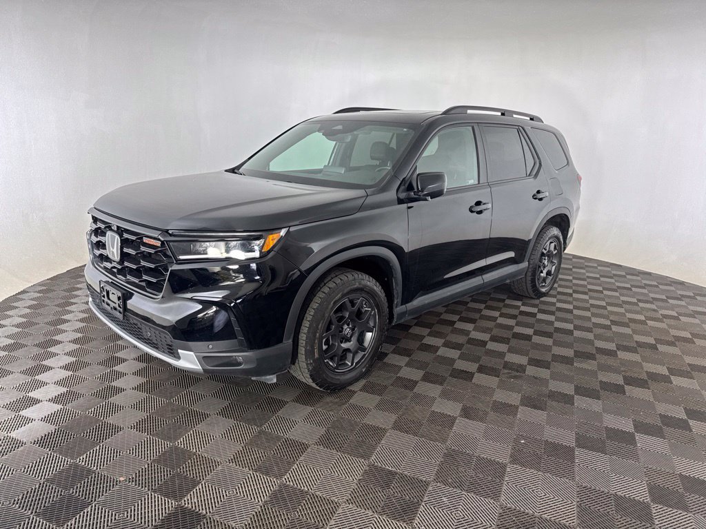 Used 2024 Honda Pilot TrailSport image 4