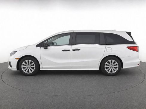 Used 2018 Honda Odyssey LX image 3