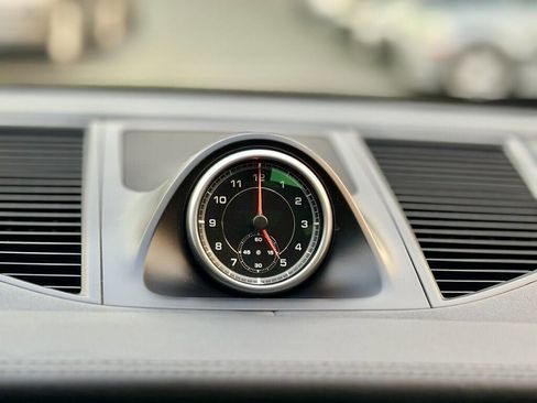 Used 2016 Porsche Macan Turbo image 27