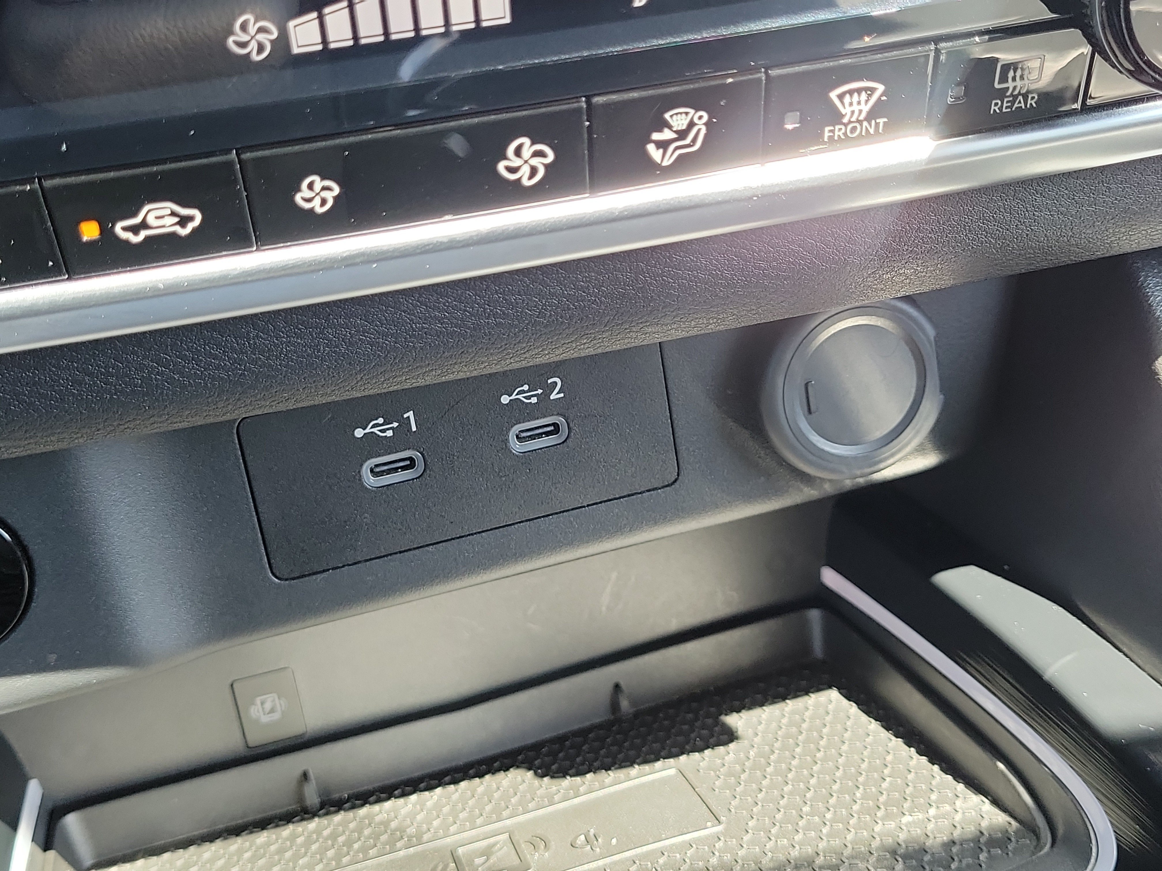 Certified 2025 Nissan Rogue SL FWD image 29