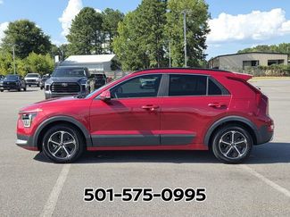 Used 2023 Kia Niro EX FWD video 2