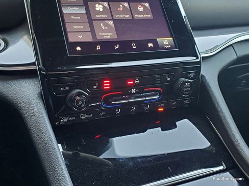 Used 2022 Jeep Grand Cherokee Altitude image 34